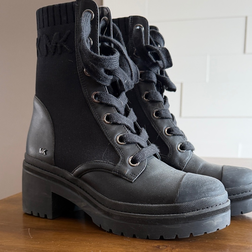 Michael Kors Black Lace-Up Knit-Trim Combat Boots - Picture 4 of 5